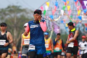 BIB: 042
                            <button type="button" onclick="openModal(9922559)" class="btn btn-primary btn-sm float-right btn-popup" data-toggle="modal" data-target=".modal-high-quality">
                        <i class="fas fa-shopping-cart"></i> Add to Cart
                    </button>
                                            <button type="button" onclick="isThisMe(9922559, true)" class="btn btn-success btn-sm float-right btn-popup btn-isme hidden" data-toggle="tooltip" data-placement="bottom" title="นี่คือรูปของคุณใช่ไหม คลิกที่นี่เพื่อเอาเข้าอัลบั้ม">
                        <i class="fas fa-plus"></i> Add to album
                    </button>
                    <button type="button" onclick="isThisMe(9922559, false)" class="btn btn-warning btn-sm float-right btn-popup btn-isnotme hidden">
                        <i class="fas fa-ban"></i> Remove from album
                    </button>